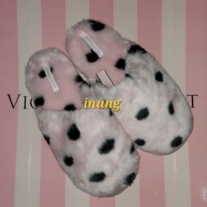 Victoria Secret Plush Slide size Medium NWT
